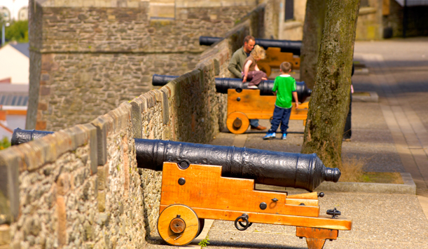 Canon along the city walls of Derry-Londonderry