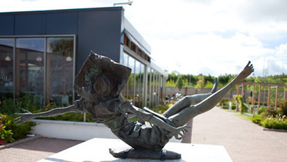 The beautiful sculpted garden provided by <a href="http://www.femcwilliam.com/Home.aspx" >F.E. McWilliam Gallery</a> 